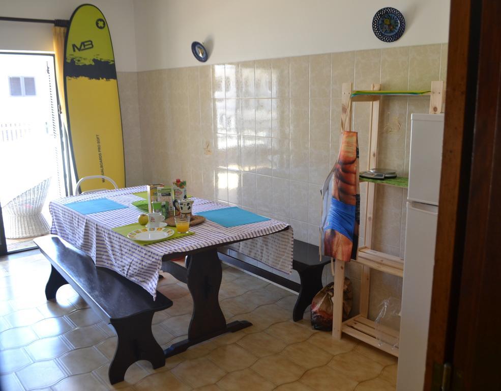 A Pousada Surf House Peniche Baleal Exterior foto